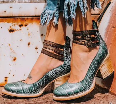 Verona | Orthopaedic heels with a vintage-style ankle strap